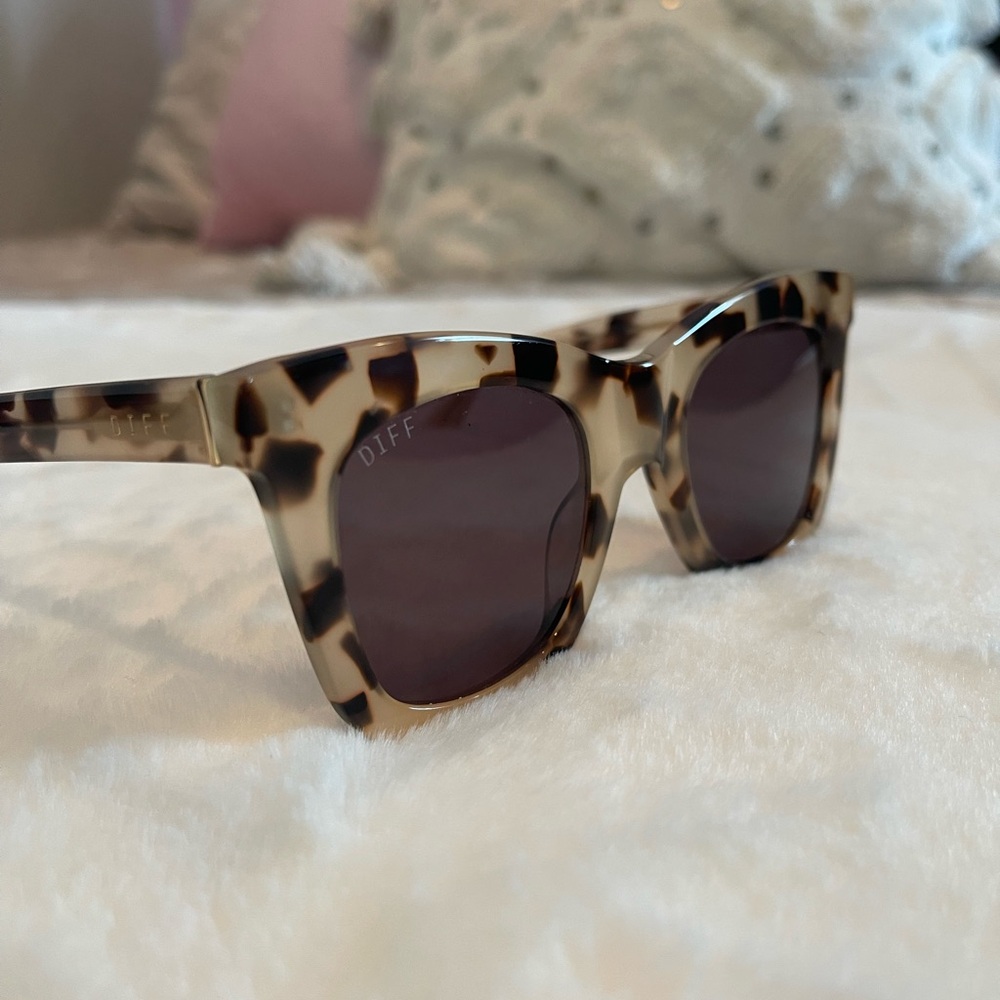 Diff Tortoise Shell Sunglasses - image 2